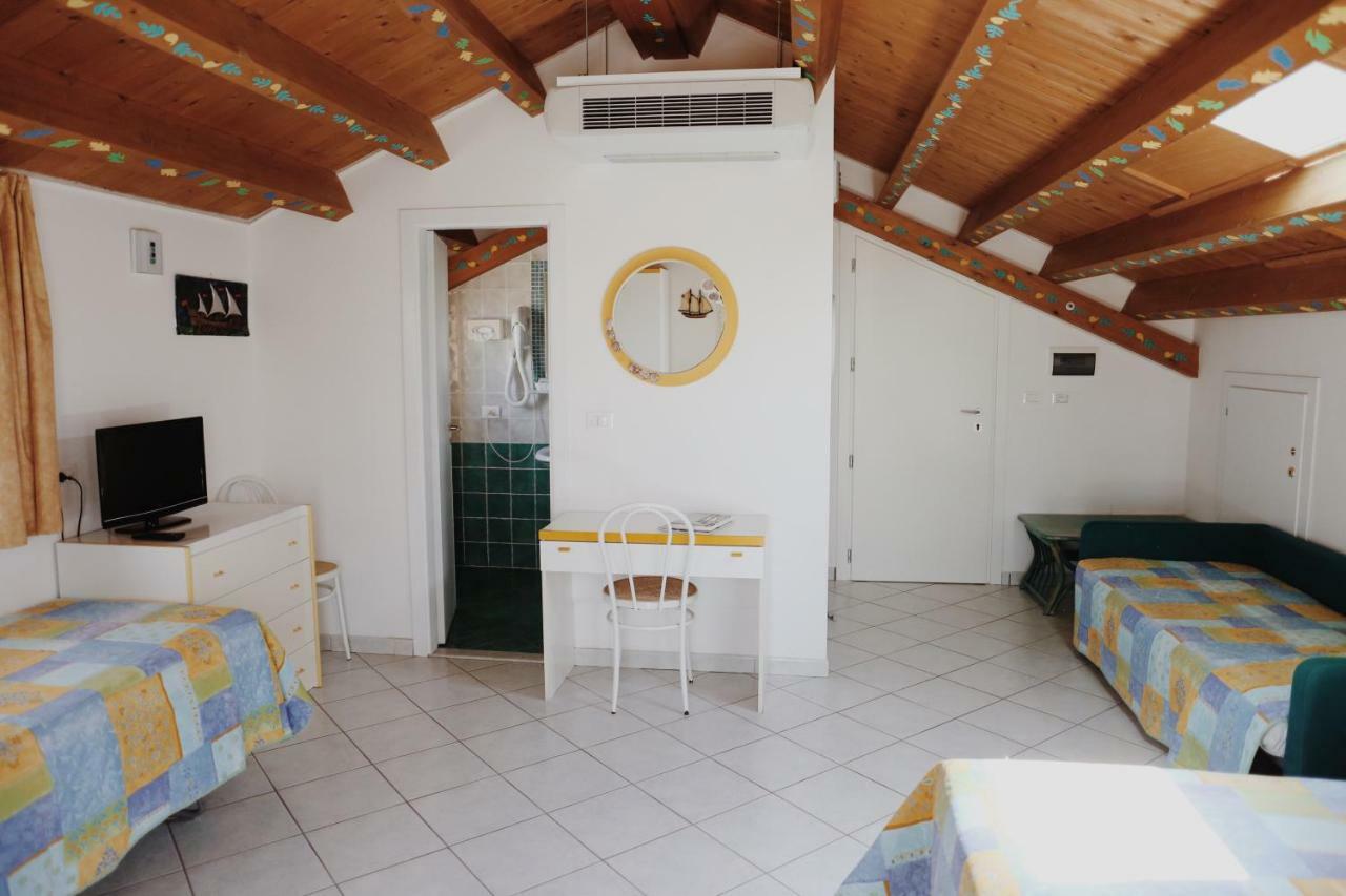 Hotel Marconi Cattolica Exterior foto
