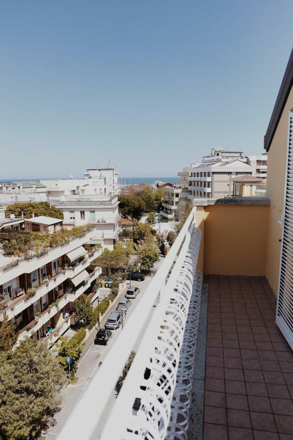 Hotel Marconi Cattolica Exterior foto